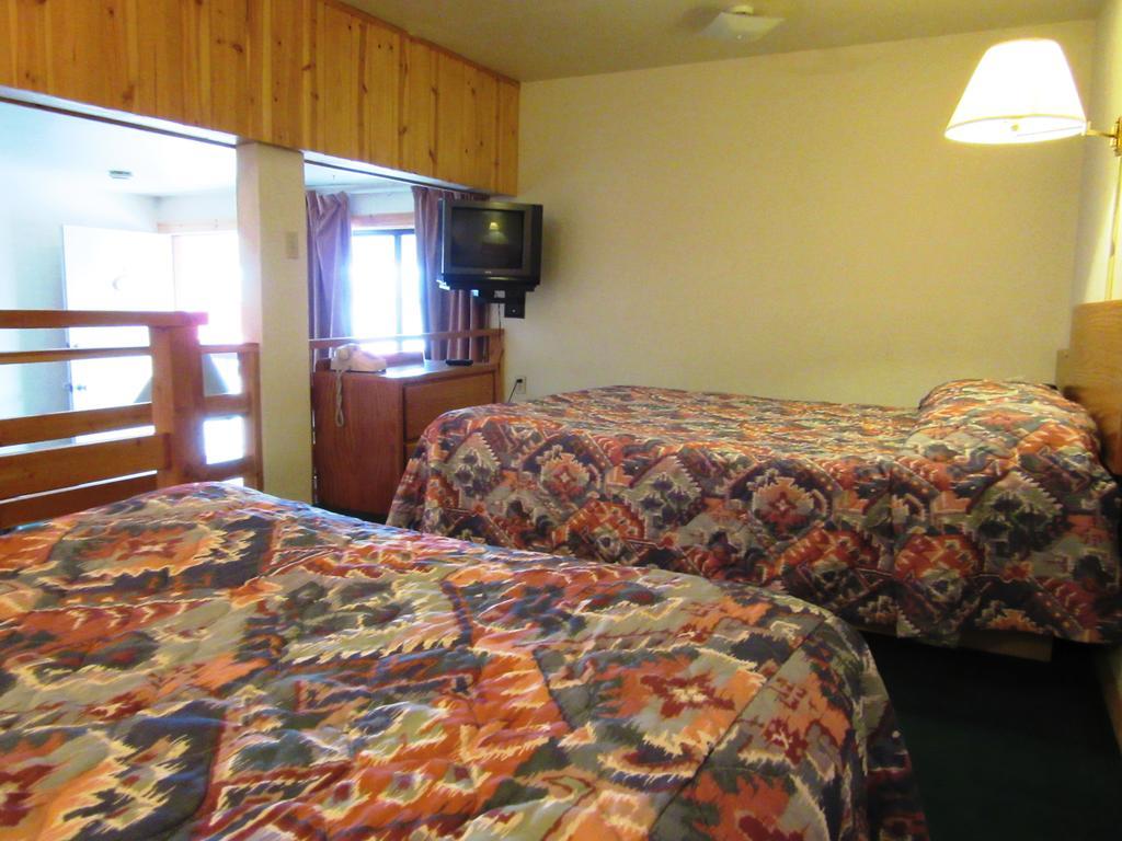 Travelers Lodge West Yellowstone Dış mekan fotoğraf
