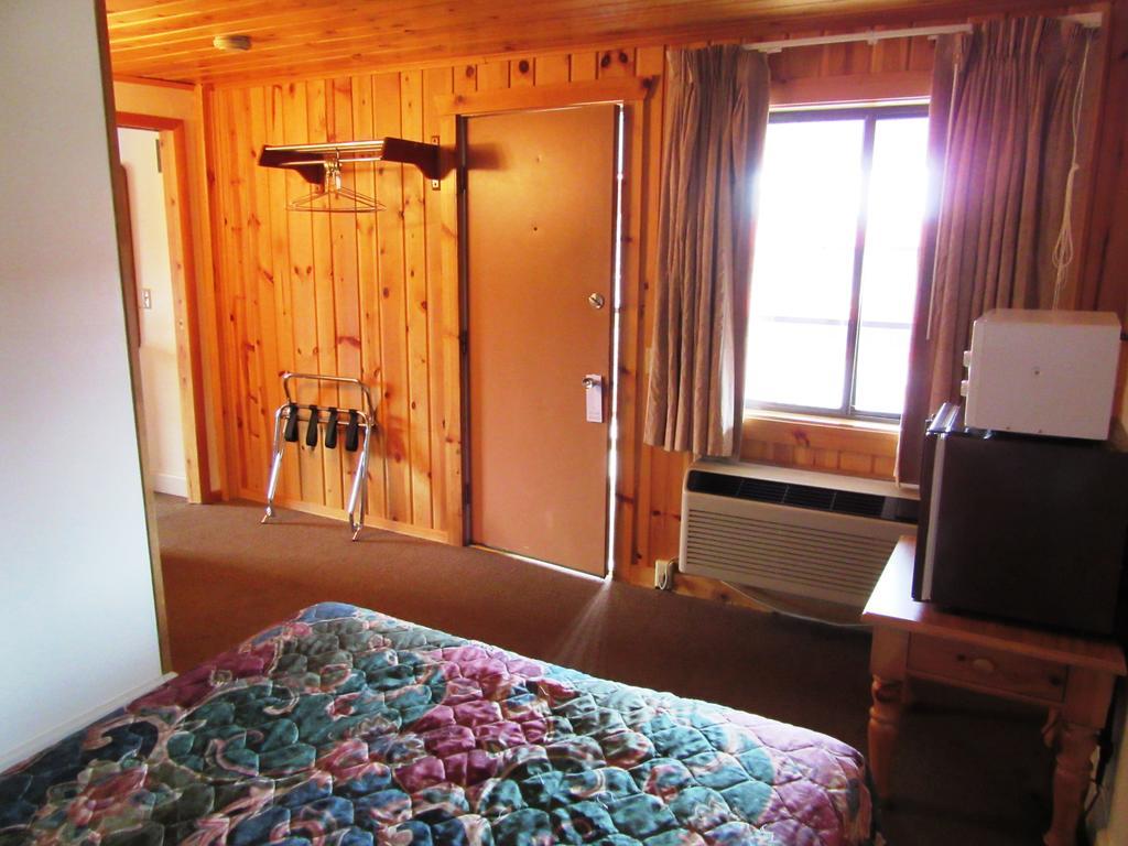 Travelers Lodge West Yellowstone Dış mekan fotoğraf