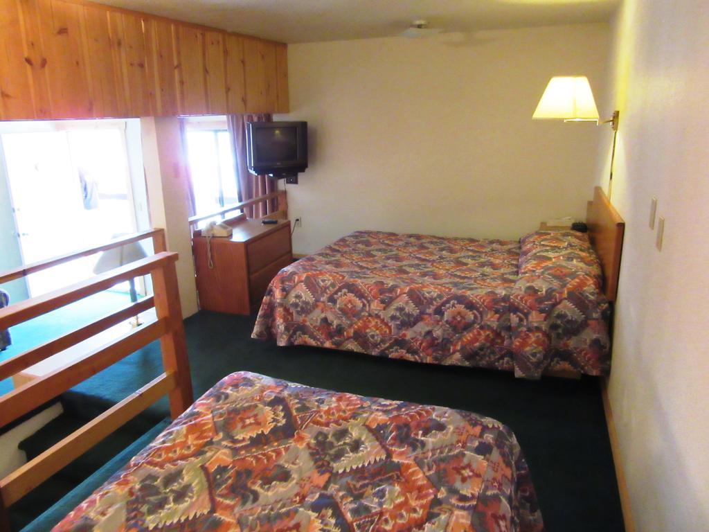 Travelers Lodge West Yellowstone Oda fotoğraf